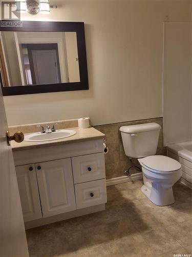 304 306 Perkins Street, Estevan, SK - Indoor Photo Showing Bathroom