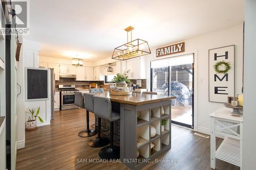 41 Regalview Drive, Hamilton, ON - Indoor Photo Showing Dining Room