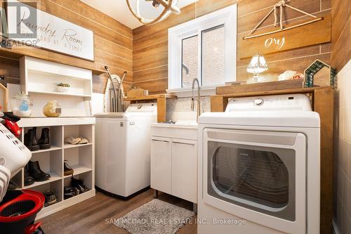 41 Regalview Drive, Hamilton, ON - Indoor Photo Showing Laundry Room