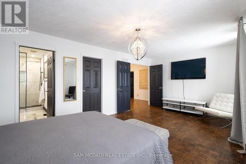 41 Regalview Drive, Hamilton, ON - Indoor Photo Showing Bedroom