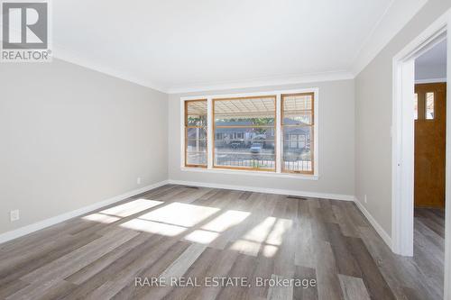 1544 Pillette Road, Windsor, ON - Indoor Photo Showing Other Room