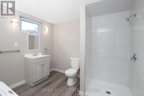 1544 Pillette Road, Windsor, ON - Indoor Photo Showing Bathroom