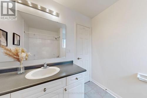 1534 Evans Terrace, Milton, ON - Indoor Photo Showing Bathroom