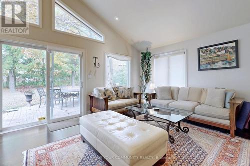 22 Helen Avenue, Vaughan, ON - Indoor Photo Showing Living Room