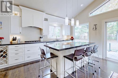 22 Helen Avenue, Vaughan, ON - Indoor Photo Showing Kitchen With Upgraded Kitchen