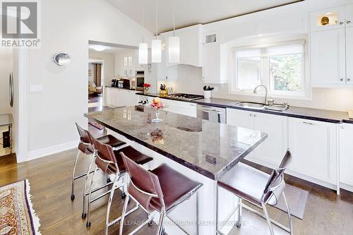 22 Helen Avenue, Vaughan, ON - Indoor Photo Showing Kitchen With Upgraded Kitchen