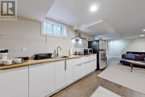 22 Helen Avenue, Vaughan, ON - Indoor Photo Showing Kitchen