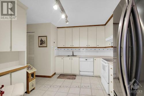 2101 - 1285 Cahill Drive N, Ottawa, ON - Indoor Photo Showing Kitchen