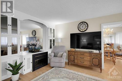 2101 - 1285 Cahill Drive N, Ottawa, ON - Indoor Photo Showing Living Room