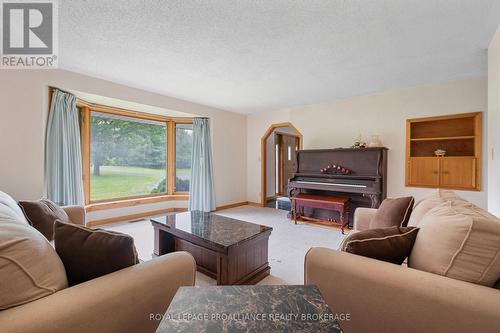 40 Concession Street S, Stone Mills, ON - Indoor Photo Showing Living Room