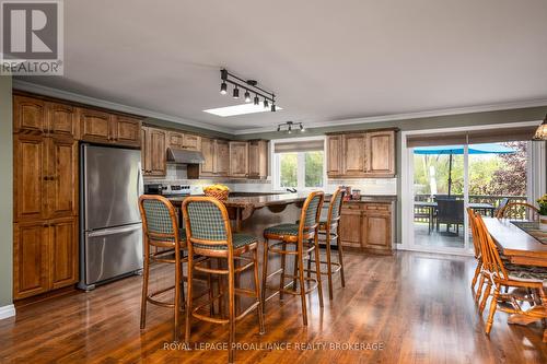 14 Sunset Lane, Greater Napanee, ON - Indoor Photo Showing Dining Room