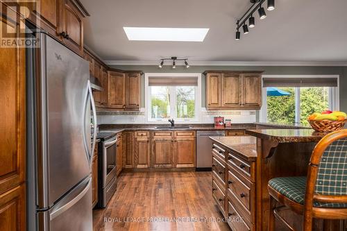 14 Sunset Lane, Greater Napanee, ON - Indoor Photo Showing Kitchen