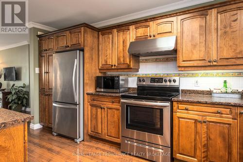 14 Sunset Lane, Greater Napanee, ON - Indoor Photo Showing Kitchen