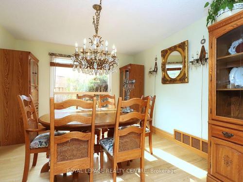 2576 Evelyn Crt, Mississauga, ON - Indoor Photo Showing Dining Room