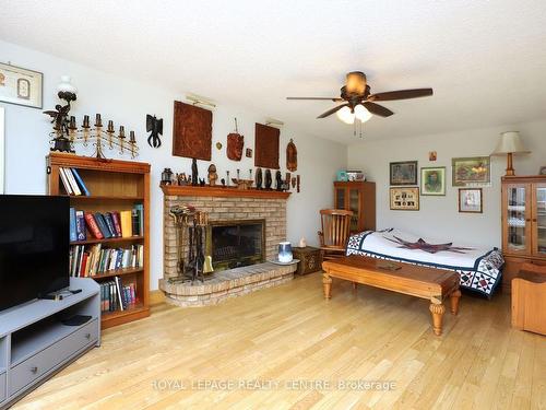 2576 Evelyn Crt, Mississauga, ON - Indoor Photo Showing Bedroom With Fireplace