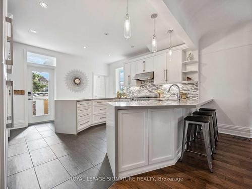 23 Geoffrey St, Toronto, ON - Indoor Photo Showing Kitchen With Upgraded Kitchen