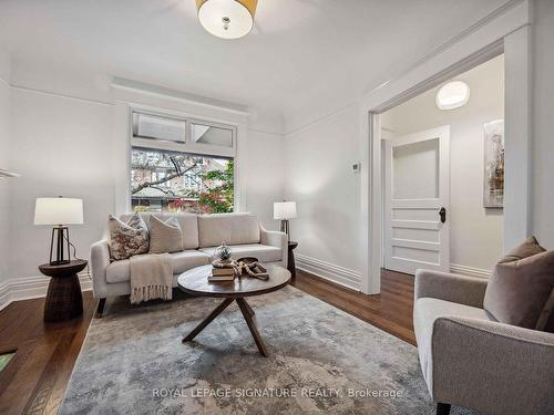 23 Geoffrey St, Toronto, ON - Indoor Photo Showing Living Room