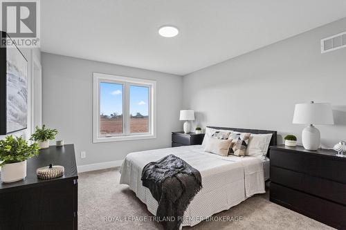 3873 Campbell Street N, London, ON - Indoor Photo Showing Bedroom