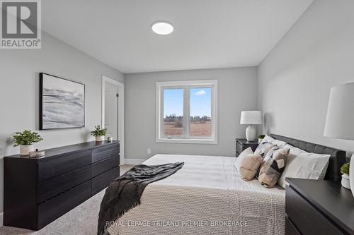 3873 Campbell Street N, London, ON - Indoor Photo Showing Bedroom