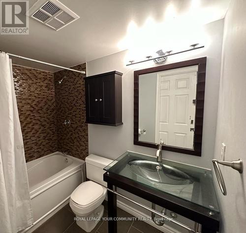 810 - 7 Lorraine Drive, Toronto, ON - Indoor Photo Showing Bathroom