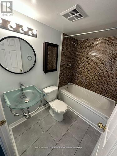 810 - 7 Lorraine Drive, Toronto, ON - Indoor Photo Showing Bathroom