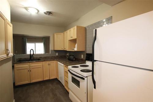 523 Larose Avenue, The Pas, MB - Indoor Photo Showing Kitchen