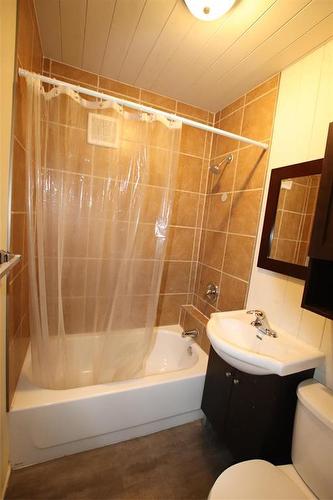 523 Larose Avenue, The Pas, MB - Indoor Photo Showing Bathroom