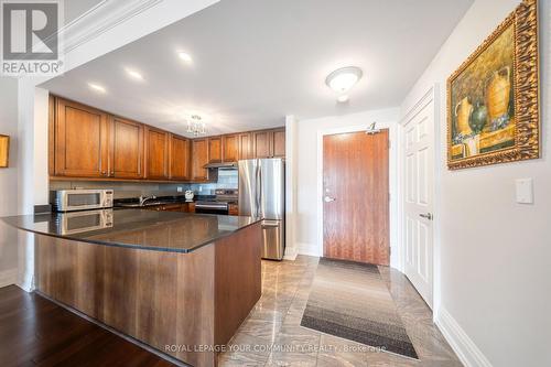 Ph 412 - 4620 Highway 7, Vaughan, ON - Indoor Photo Showing Kitchen