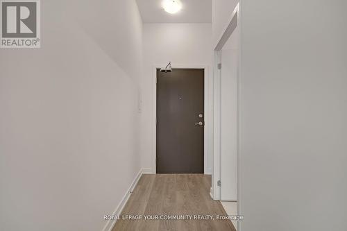 206 - 38 Honeycrisp Crescent, Vaughan, ON - Indoor Photo Showing Other Room