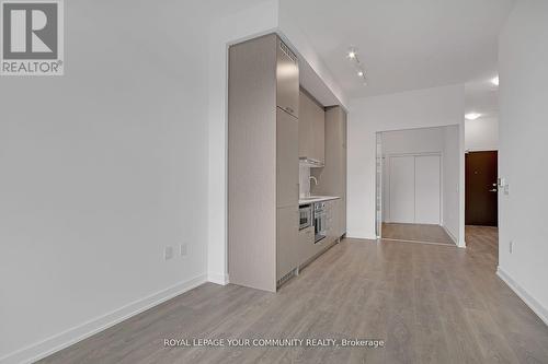 206 - 38 Honeycrisp Crescent, Vaughan, ON - Indoor Photo Showing Other Room