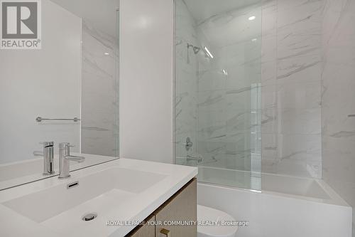 206 - 38 Honeycrisp Crescent, Vaughan, ON - Indoor Photo Showing Bathroom