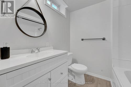 9 Webb Street, Barrie, ON - Indoor Photo Showing Bathroom