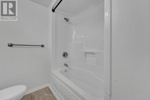 9 Webb Street, Barrie, ON - Indoor Photo Showing Bathroom