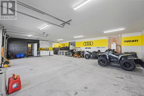 181 Morgan Drive, South Frontenac (Frontenac South), ON - Indoor Photo Showing Garage