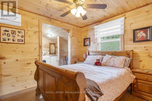 17189 A Highway 41, Addington Highlands, ON - Indoor Photo Showing Bedroom