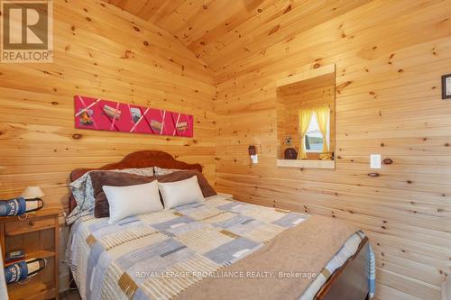 17189 A Highway 41, Addington Highlands, ON - Indoor Photo Showing Bedroom