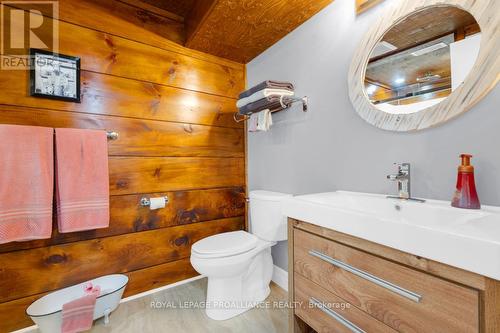 17206 & 17189 A Highway 41, Addington Highlands, ON - Indoor Photo Showing Bathroom