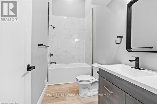 299 Arthur Street, Gananoque, ON - Indoor Photo Showing Bathroom