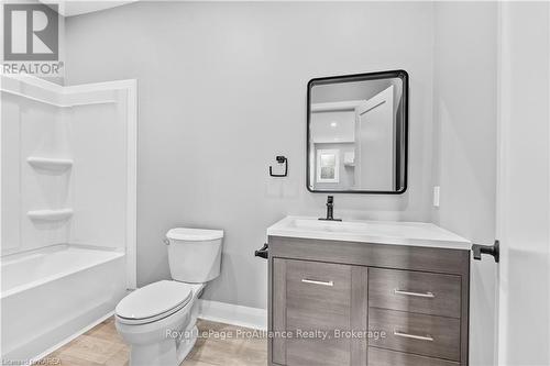 299 Arthur Street, Gananoque, ON - Indoor Photo Showing Bathroom