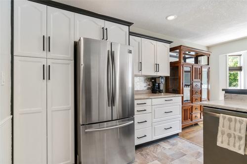 410 97B Highway, Salmon Arm, BC - Indoor Photo Showing Kitchen With Stainless Steel Kitchen