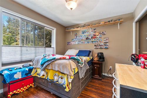 410 97B Highway, Salmon Arm, BC - Indoor Photo Showing Bedroom