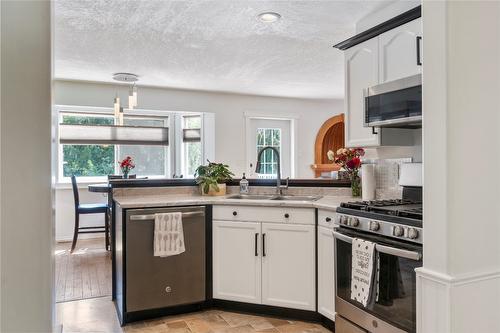 410 97B Highway, Salmon Arm, BC - Indoor Photo Showing Kitchen With Double Sink