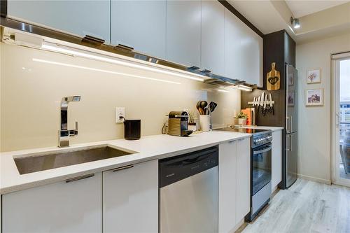 512-1350 St Paul Street, Kelowna, BC - Indoor Photo Showing Kitchen