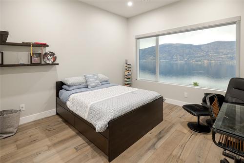 3630 Boxwood Road, Kelowna, BC - Indoor Photo Showing Bedroom