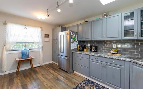 339 Pine Street, Chase, BC - Indoor Photo Showing Kitchen