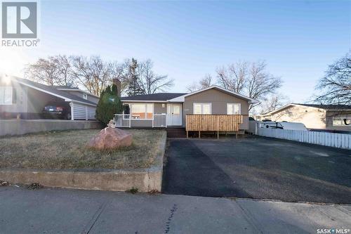 1314 Henleaze Avenue, Moose Jaw, SK - Outdoor