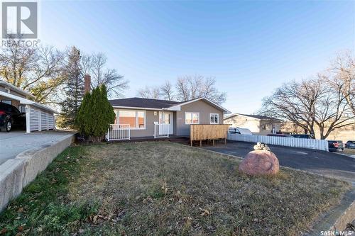 1314 Henleaze Avenue, Moose Jaw, SK - Outdoor