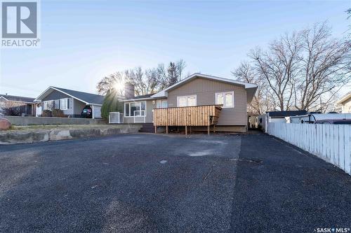 1314 Henleaze Avenue, Moose Jaw, SK - Outdoor