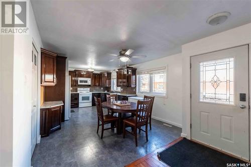 1314 Henleaze Avenue, Moose Jaw, SK - Indoor Photo Showing Dining Room