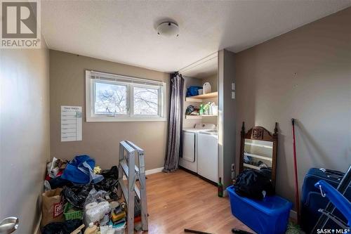 1314 Henleaze Avenue, Moose Jaw, SK - Indoor Photo Showing Laundry Room